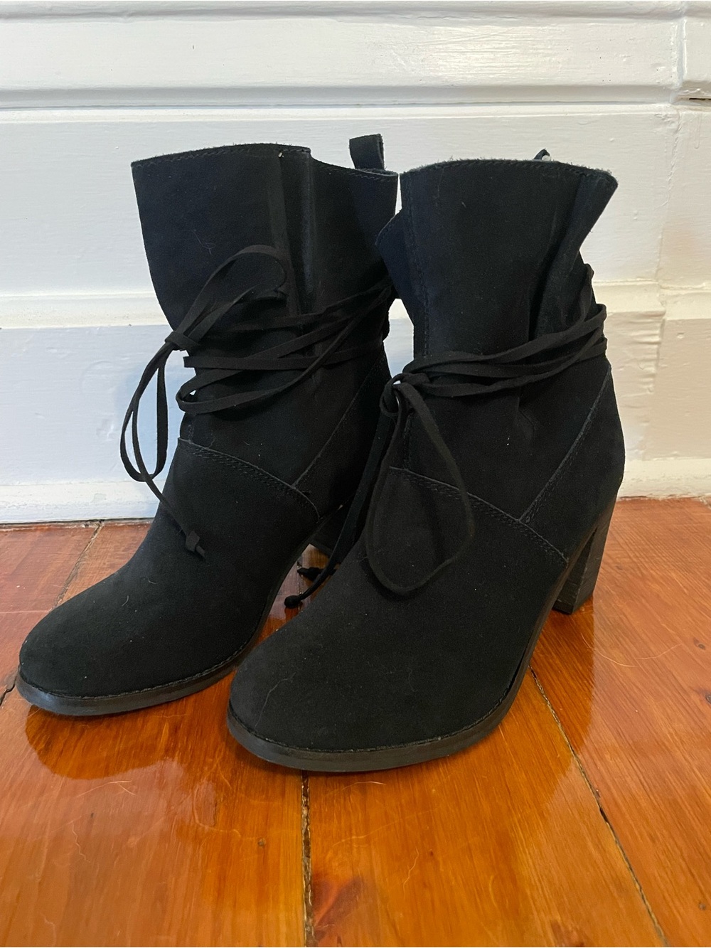 TOMS Mila wrap around boots NEW with Tags
